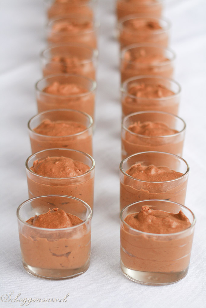 Schokoladenmousse Ap&eacute;ro-Portionen