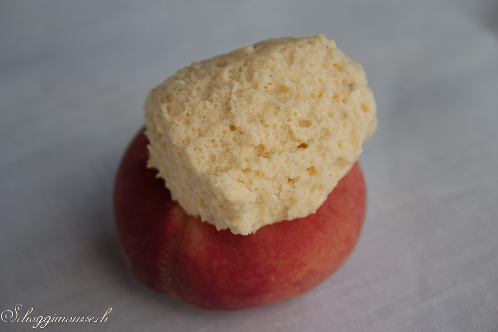 P&egrave;che-Melba mit Vanillemousse